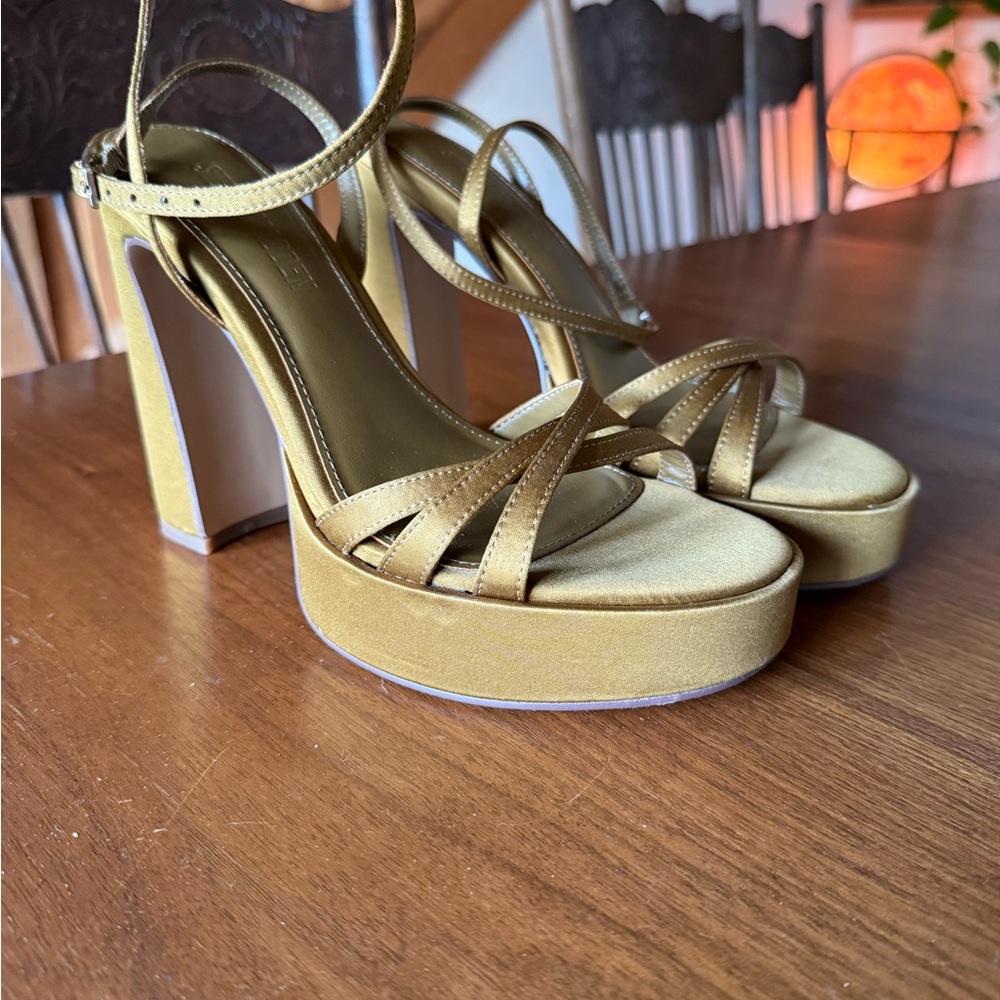 Steve Madden Olive Strappy Platform Heels